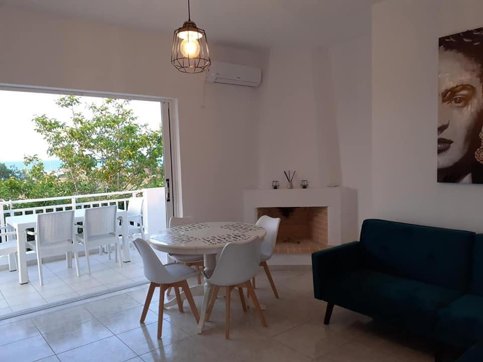 Retreat Apartments In Drosia - 2 Bedrooms Apartment Makris Gialos  外观 照片